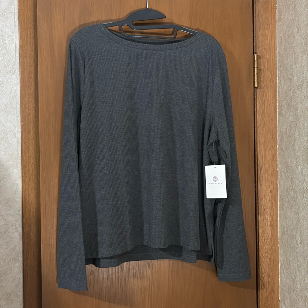 Womens XL well + calm Dark Gray Long Sleeved Ribbed Top